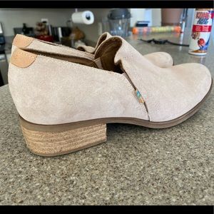 Womens Tom’s size 11